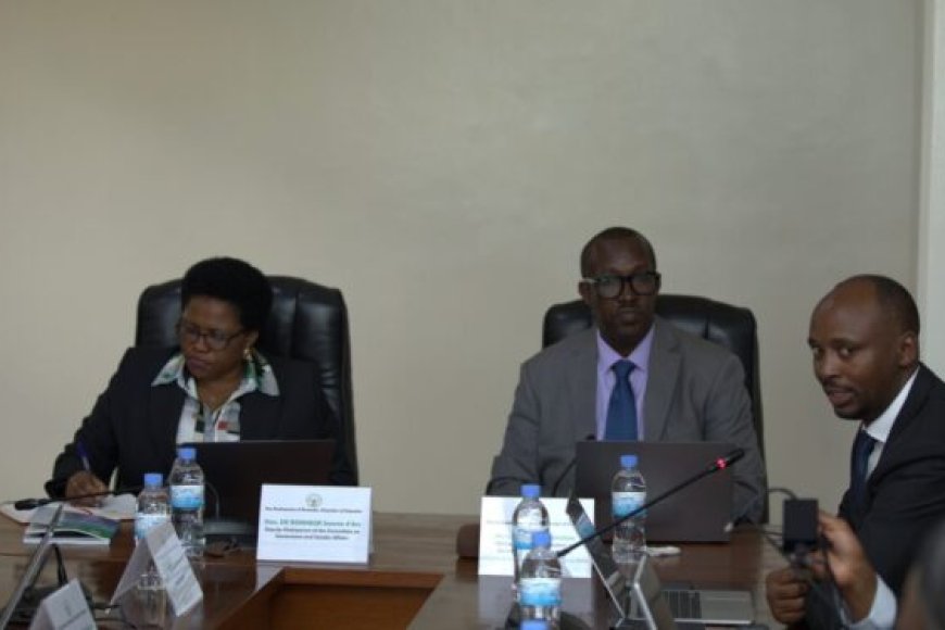 Abajyanama b’Ubuzima bashyizwe igorora