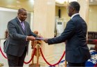 CAR: Kayumba Olivier yashyikirije Perezida Touadéra impapuro zimwemerera kuba ambasaderi