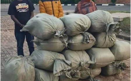 Gatsata: Hafatiwe amasashe ibihumbi 560 n’imiguro 60 y’inkweto za caguwa zinjijwe mu buryo bwa magendu