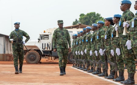 Centrafrique: Maj.Gen Nyakarundi yagejeje ubutumwa yahawe na Perezida Kagame ku basirikare bari mu butumwa bw’amahoro