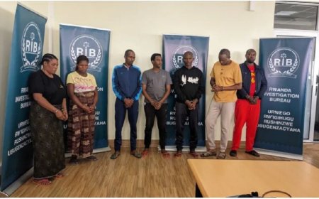 Abiyitaga abakozi ba RIB bakaka abantu amafaranga beretswe itangazamakuru