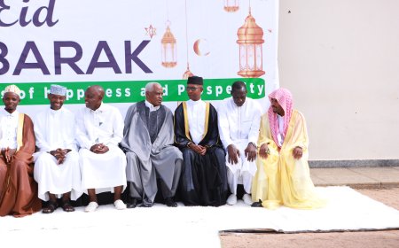 Abayisilamu bizihije umunsi wa Idil Fitri bakeye ku maso