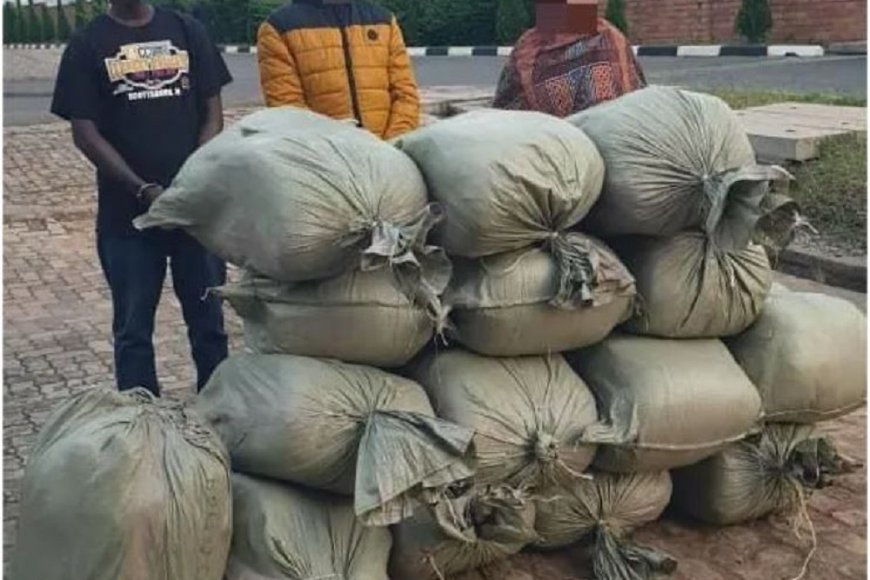 Gatsata: Hafatiwe amasashe ibihumbi 560 n’imiguro 60 y’inkweto za caguwa zinjijwe mu buryo bwa magendu