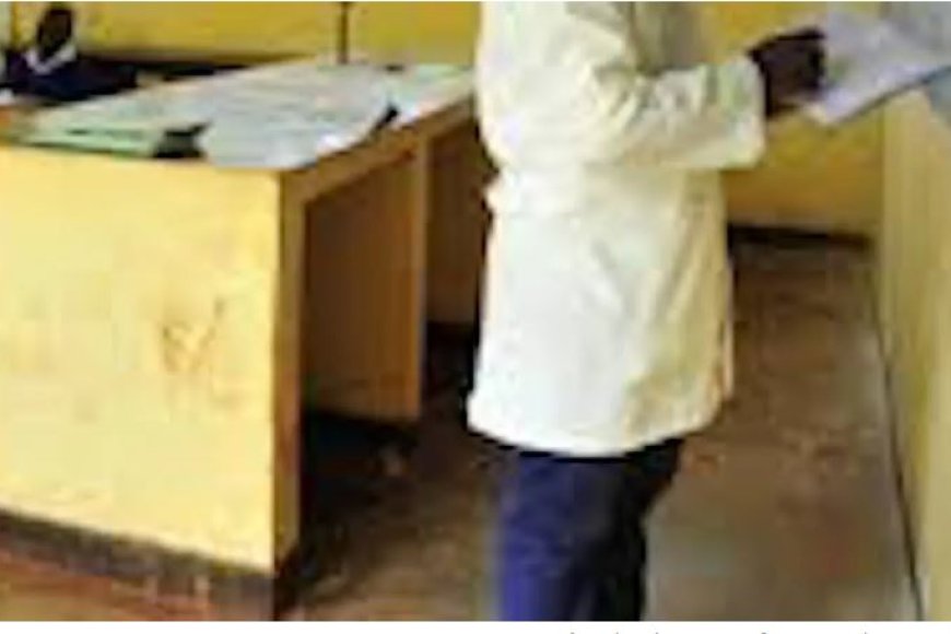 Hari abarimu bajya biba ibikoresho byo ku bigo by’amashuri bigishamo