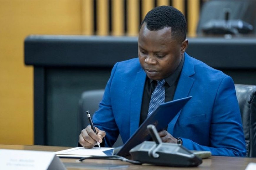 Muri iyi myaka itanu tuzajya duhanga imirimo ibihumbi 250-Misitiri Utumatwishima