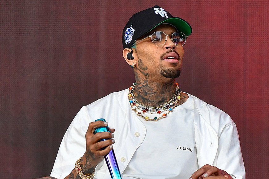 Chris Brown yashimiye abafana be bakomeje kwerekana ko R&B nyayo itazimye