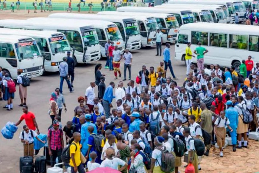 NESA yatangaje ingengabihe y’ingendo z’abanyeshuri biga bacumbikiwe bagiye kujya mu biruhuko