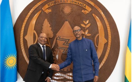 Perezida Kagame yasezeye kuri Amb.  Maj Gen Ramson Godwin  wa Tanzania ubwo  yasozaga imirimo ye
