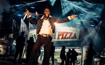 Burna Boy yakoreye amateka i Paris