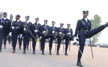 Perezida Kagame yazamuye mu ntera  Abapolisi barenga 4500 mu byiciro bitandukanye