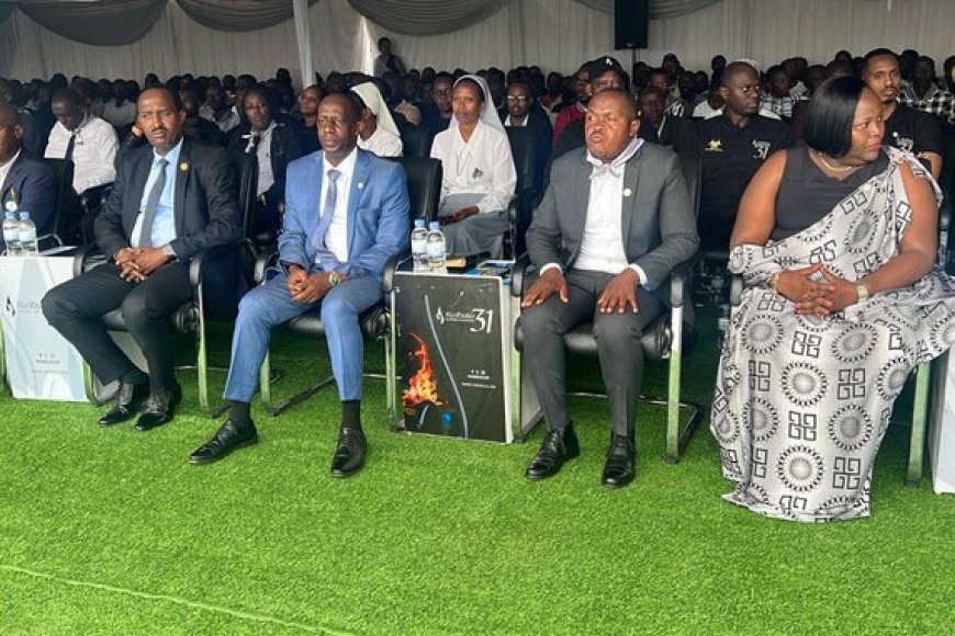 KWIBUKA 31: Nyarugenge bashyize indabo ku rwibutso rwa Jenoside ruherereye Rwampara