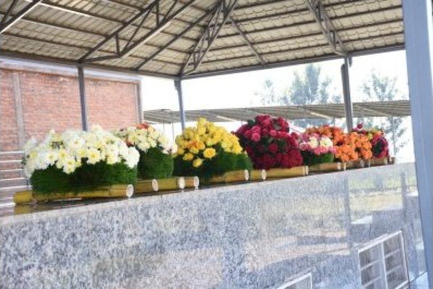 Ku wa 10 Mata 1994 Abasenyeri Gatorika batangaje ko bababajwe n'urupfu rwa Perezida Habyarimana baruma Gihwa ku batutsi bicirwaga muri za Kiriziya