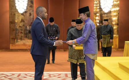 Amb. Jean de Dieu Uwihanganye yatanze impapuro zo guhagararira u Rwanda muri Brunei 