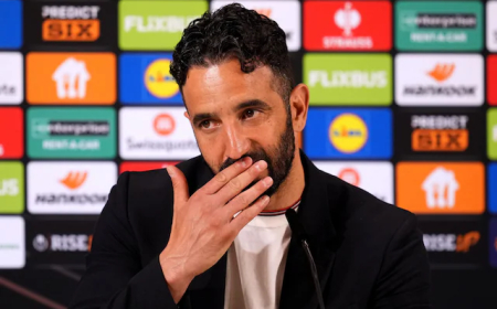 Nta kintu nakora! Umutoza wa Manchester United byamuyobeye