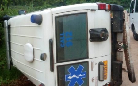 Rusizi: Imbangukiragutabara yarenze umuhanda ikomeretsa umwe