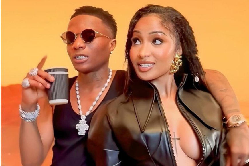 Shenseea azahurira ku rubyiniro na Wizkid i Los Angeles