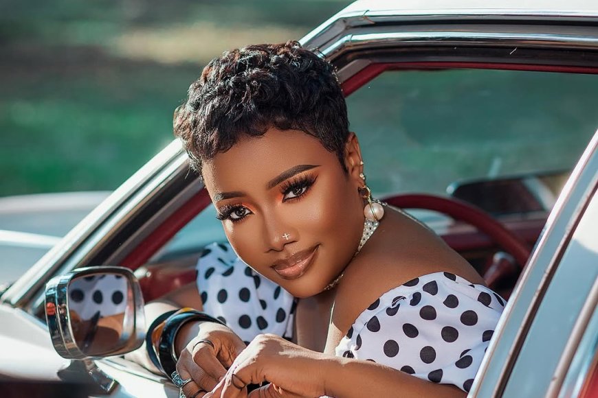 Lydia Jazmine yikomye ikinyamakuru BigEye kibasira imiterere ye