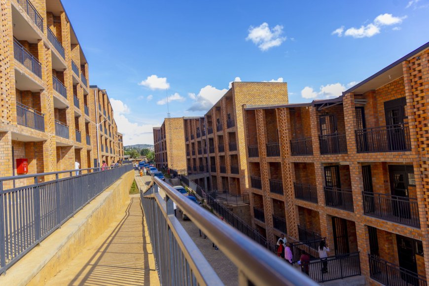 Nyarugenge: Abari batuye mu manegeka Mpazi bahawe inzu zo kubamo