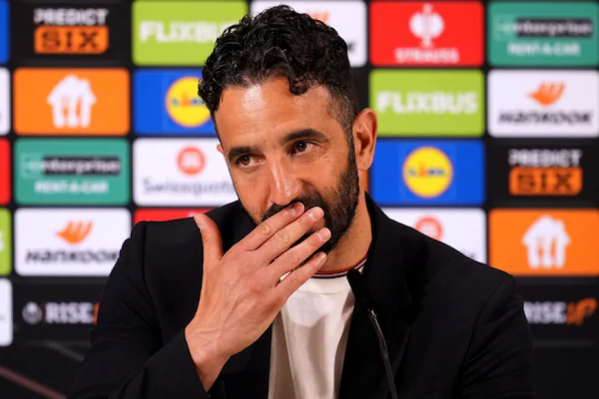 Nta kintu nakora! Umutoza wa Manchester United byamuyobeye