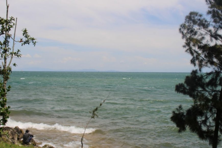 Rutsiro: Abana babiri barohamye mu kivu umwe arapfa