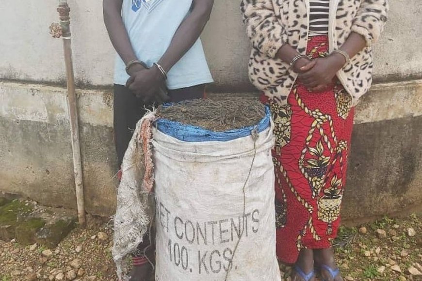 Muhanga: Babiri bafashwe bari guhererekanya umufuka w’urumogi