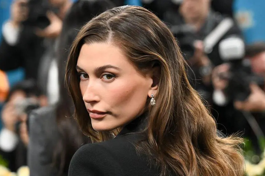 Hailey Bieber agurishije “Rhode” ku giciro cya Miliyari 1 y’Amadolari