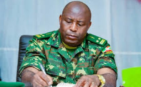 Uko Perezida Ndayishimiye akomeje kugambanira u Rwanda aha indaro abashaka kurusenya