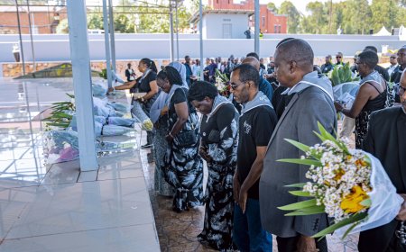 Abakozi b'ubunyamabanga bukuru bwa FPR Inkotanyi basuye urwibutso rwa Nyarubuye