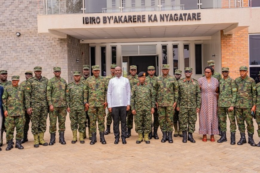 Ingabo z’u Rwanda n’iza Uganda zakoranye inama ijyanye n'umutekano