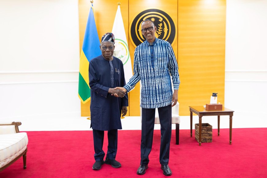Perezida Kagame yahuye n’uwahoze ayobora Nigeria