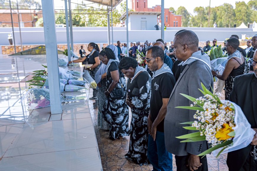 Abakozi b'ubunyamabanga bukuru bwa FPR Inkotanyi basuye urwibutso rwa Nyarubuye