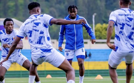Rayon Sports iratangira imyitozo mu muhezo abakinnyi ari mbarwa
