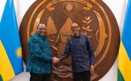 Perezida Kagame yakiriye Uhuru Kenyatta muri Village Urugwiro