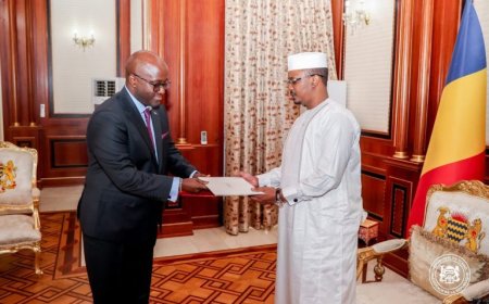 President Kagame Sends Special Message to Chad’s President Déby via Minister Nduhungirehe