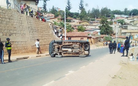 Nyarugenge: Abantu babiri barokokeye mu mpanuka ikomeye (Amafoto)