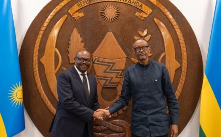 President Kagame Meets New Prime Minister Dr. Justin Nsengiyumva