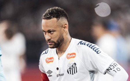 Neymar JR yatukanye n’abafana hitabazwa abakinnyi bagenzi be