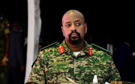 Gen. Muhoozi yaburiye abakorana na FDLR ko bazabiryozwa