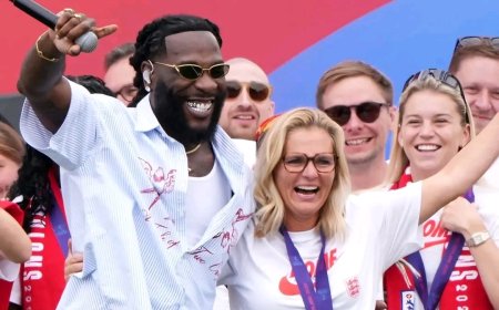 Burna Boy yaririmbye mu kwakira igikombe cy'ikipe y'igihugu y'abagore