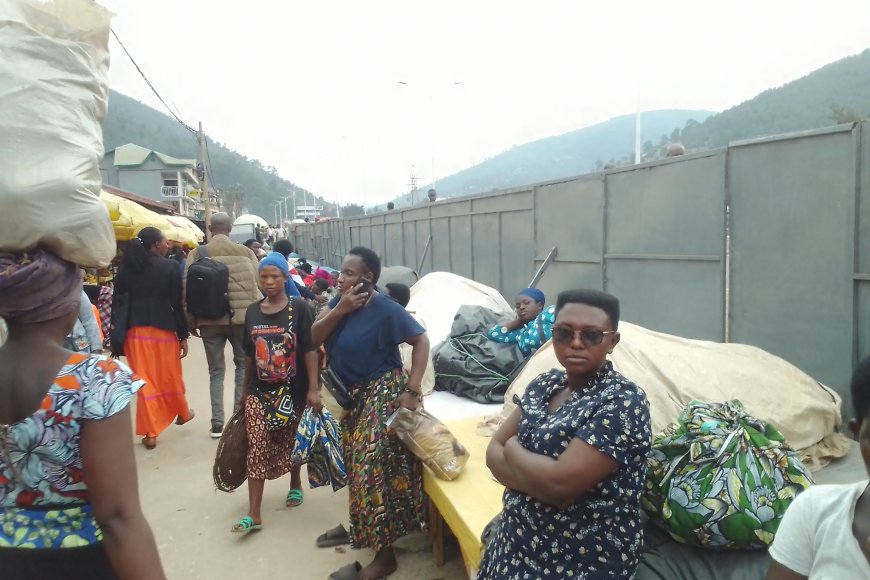 Gitega:Batunguwe n'uburyo birukanwe mu isoko bakoreragamo bitwa abazunguzayi