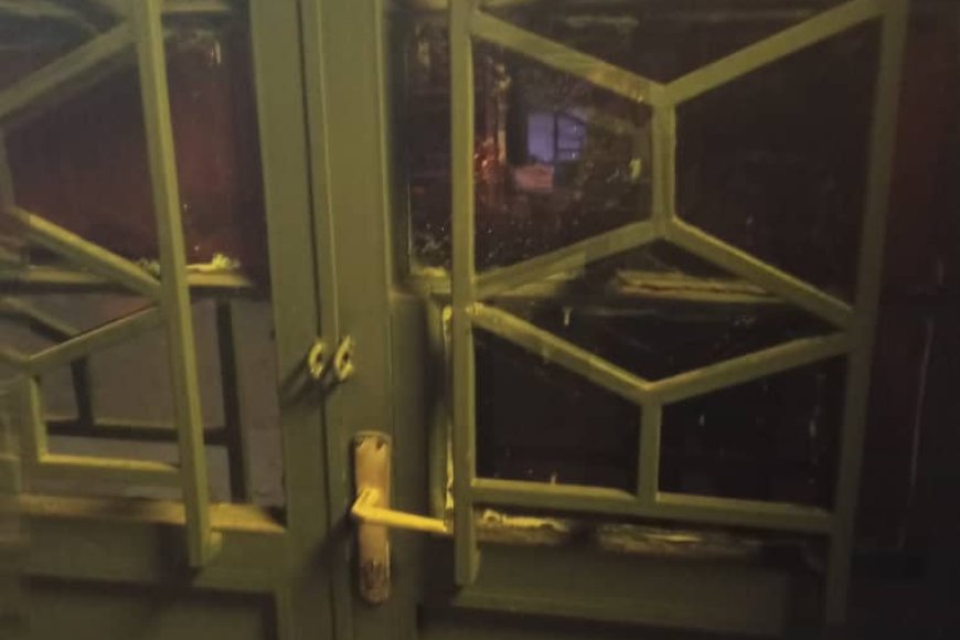 Nyakabanda: Bananiwe kwiba abari mu kabari basiga bamenaguye ibirahuri