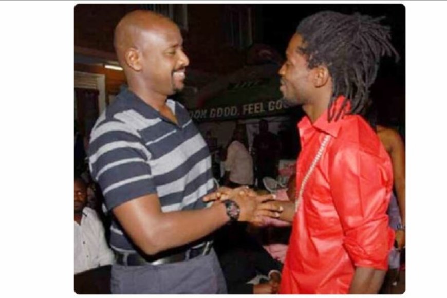Gen Muhoozi yagaragaje ko inzigo ye na Bobi Wine iva ku mwenda amurimo