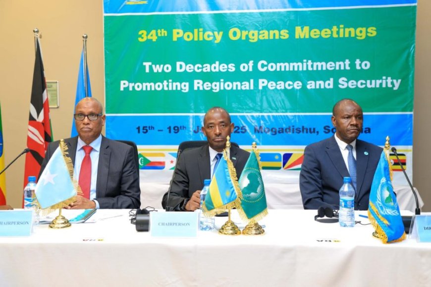 Gen Mubarakh Muganga mu bitabiriye inama ya 34 ya EASF iri kubera muri Somalia