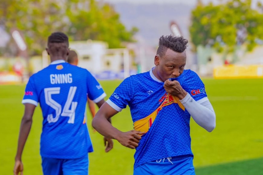Nsabimana Aimable urimo gushakwa n’abakinnyi ntarimo kumvikana na Rayon Sports