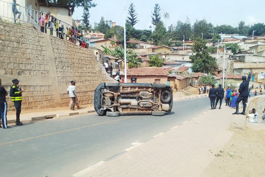 Nyarugenge: Abantu babiri barokokeye mu mpanuka ikomeye (Amafoto)