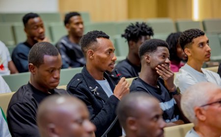 Abakinnyi ba APR FC bizeje umuyobozi w’icyubahiro gutanga ibyishimo (AMAFOTO)