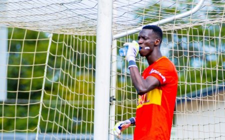 Khadime Ndiaye ari gukora imyitozo mu ikipe nshya