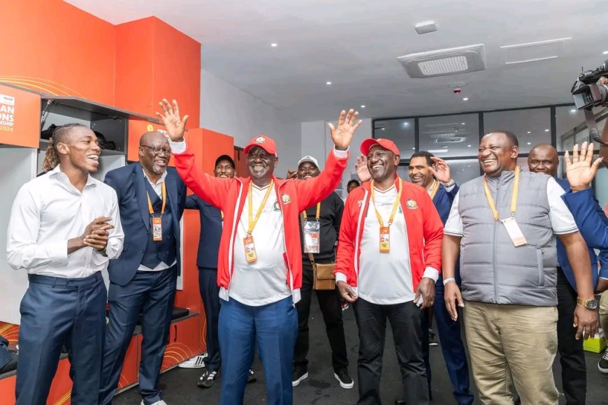 Amashusho ya Perezida wa Kenya asengera ikipe y'igihugu akomeje kuzenguruka ku mbuga nkoranyambaga