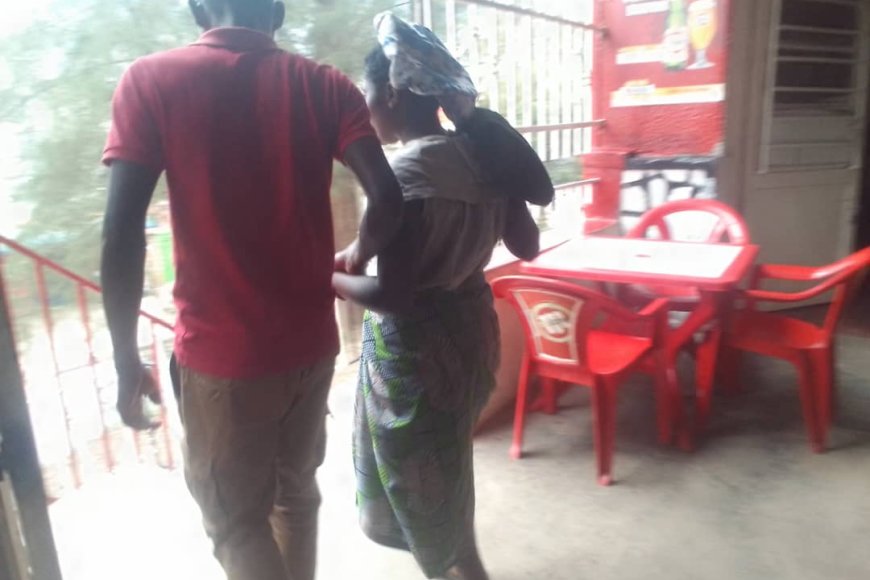 Kimisagara: Umuzunguzayi yahungiye abarwanya ubucuruzi bw’akajagari muri firigo y’akabari