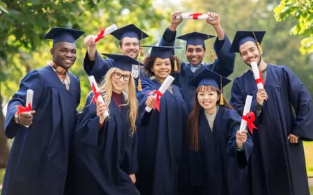 UK Government Issues Warning to International Students Over Visa Expiry